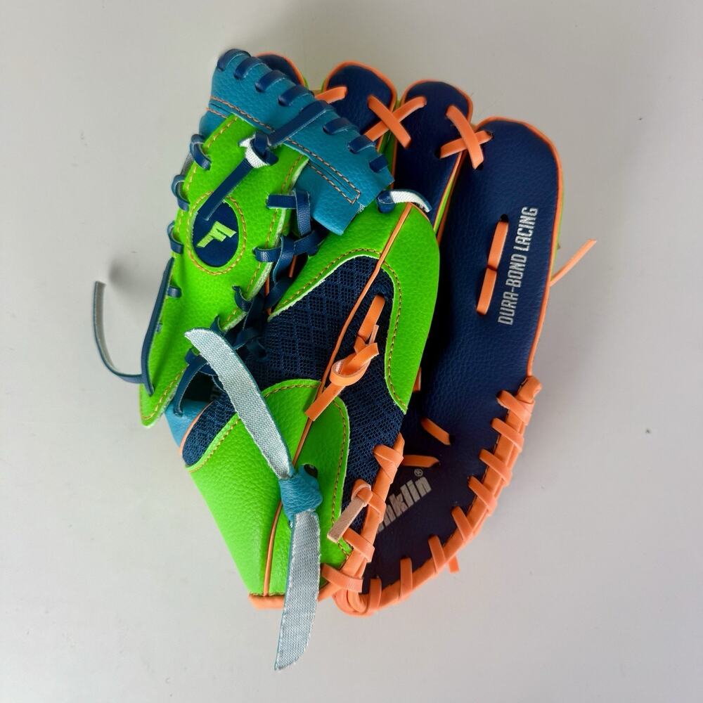 Franklin 9-1/2 inch 22817 Baseball Glove RH Thrower